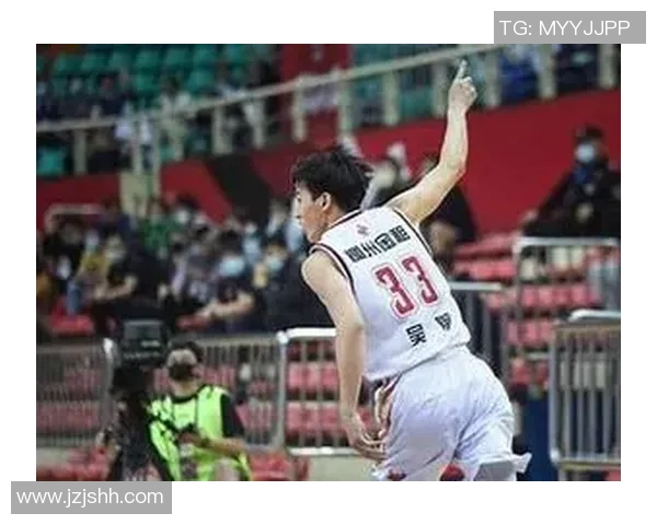 CBA精彩对决江苏队与新疆队比赛录像回顾与精彩瞬间分析